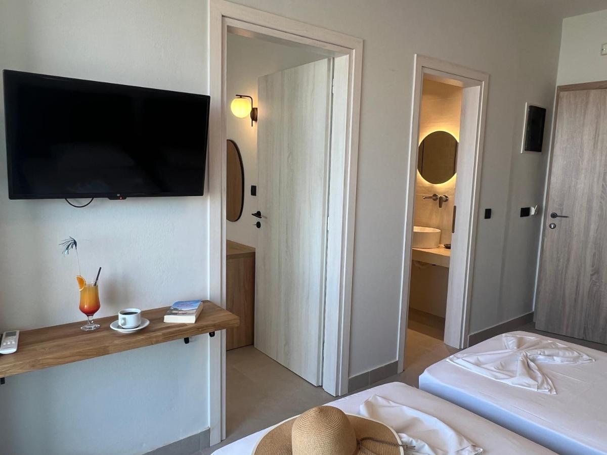 Hotel Kathrin Beach Adelianos Kampos Exterior photo