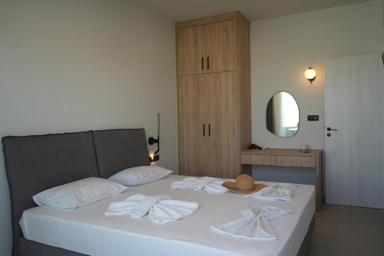 Hotel Kathrin Beach Adelianos Kampos Exterior photo
