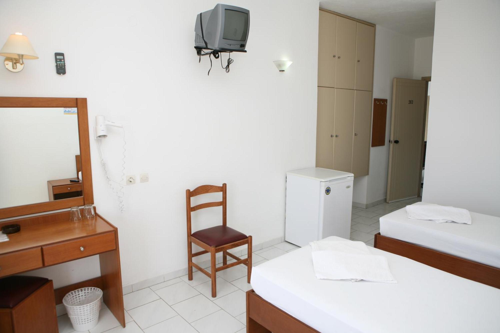 Hotel Kathrin Beach Adelianos Kampos Exterior photo